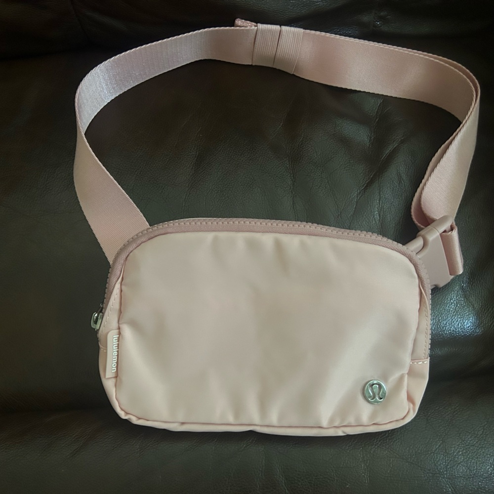 Lululemon belt bag
